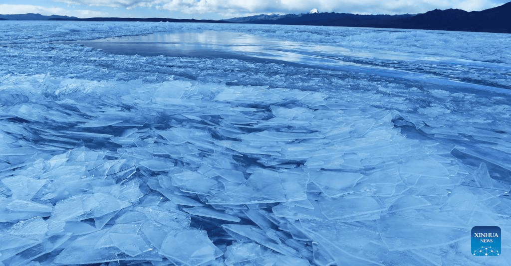 Winter scenery of Mapam Yumco Lake in China's Xizang-9