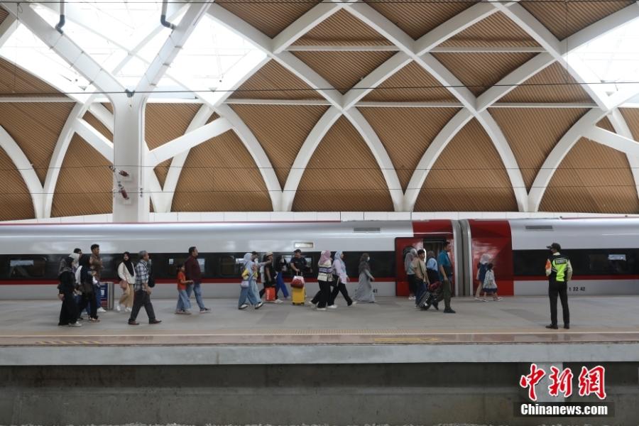 Jakarta-Bandung high-speed railway manages 1 million passengers-3