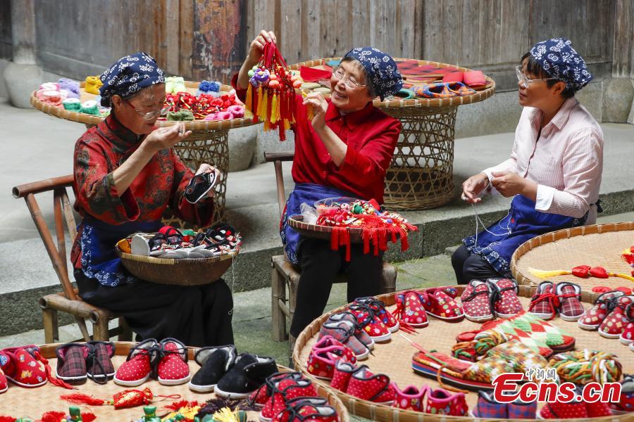 Huizhou sachets reflect festive tradition in E China-2