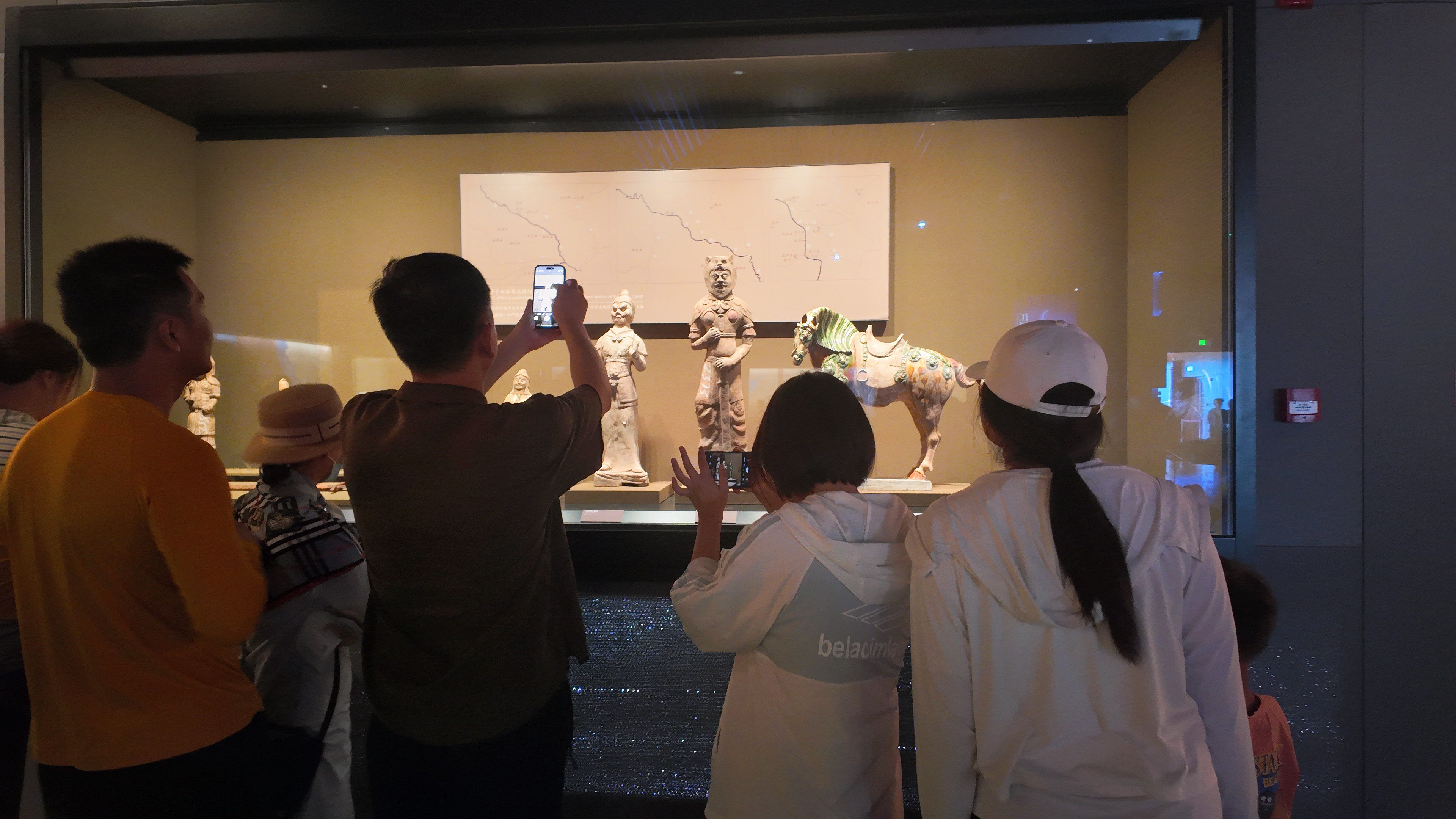 Beijing Grand Canal Museum draws large crowds-2