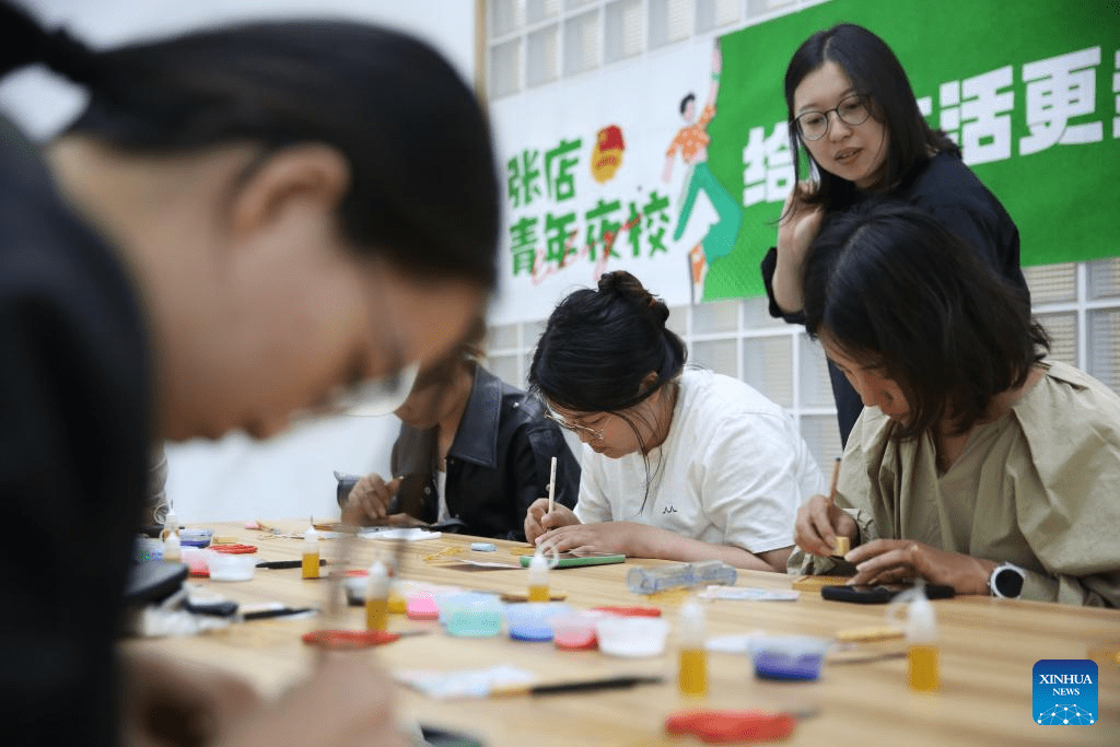 Night schools opened for young people to study and relax in Zibo-7