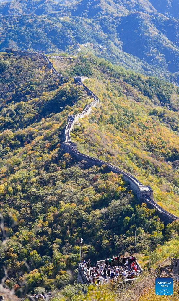 Autumn scenery of Mutianyu section of Great Wall in Beijing-10