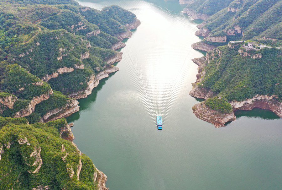 In pics: Autumn scenery along Xiaolangdi water conservancy project on the Yellow River-2