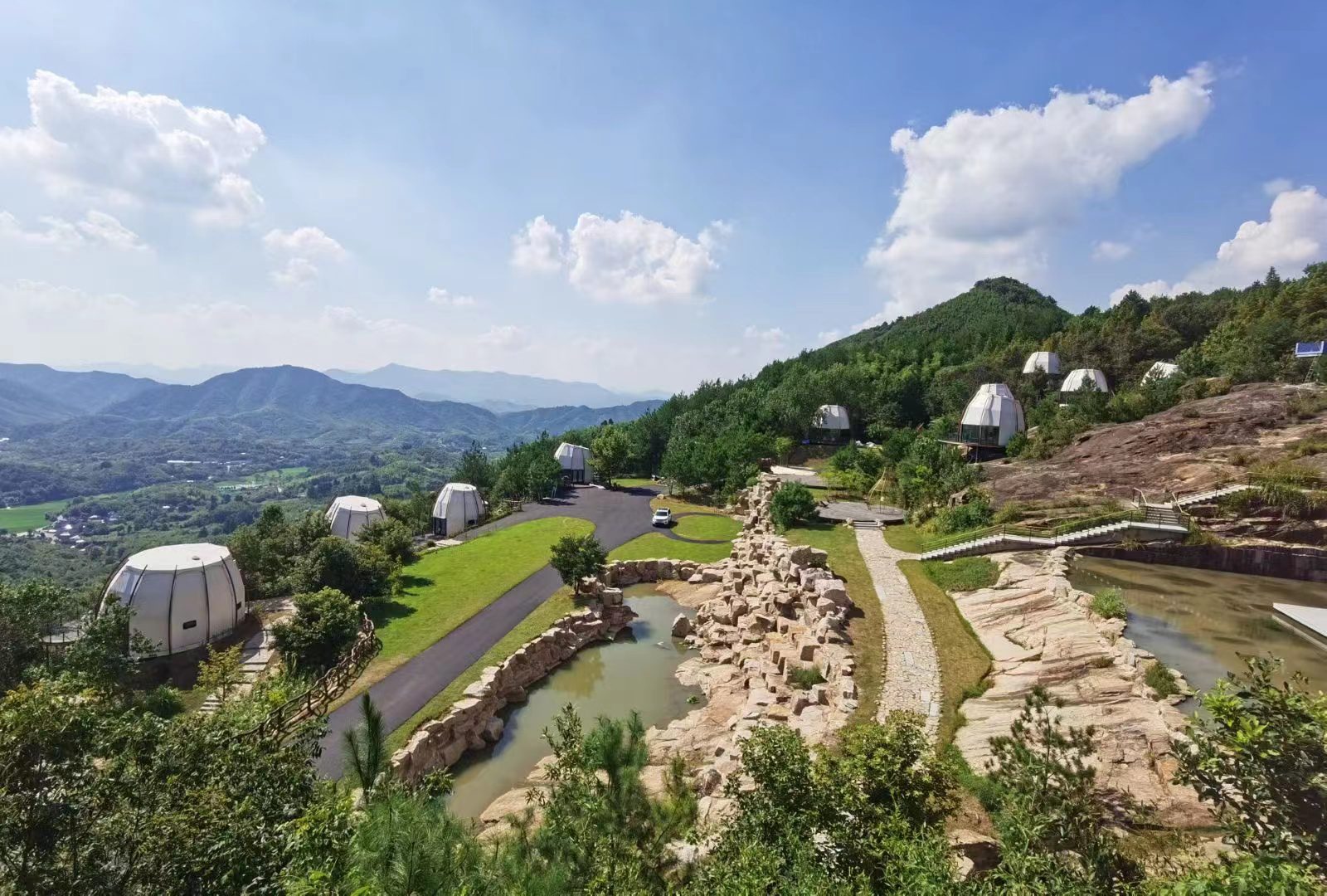 City in E China's Anhui transforms abandoned mining site into thriving tent hotel-5