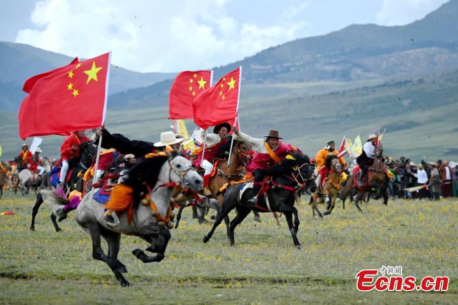 Horse racing kicks off in Sichuan-3