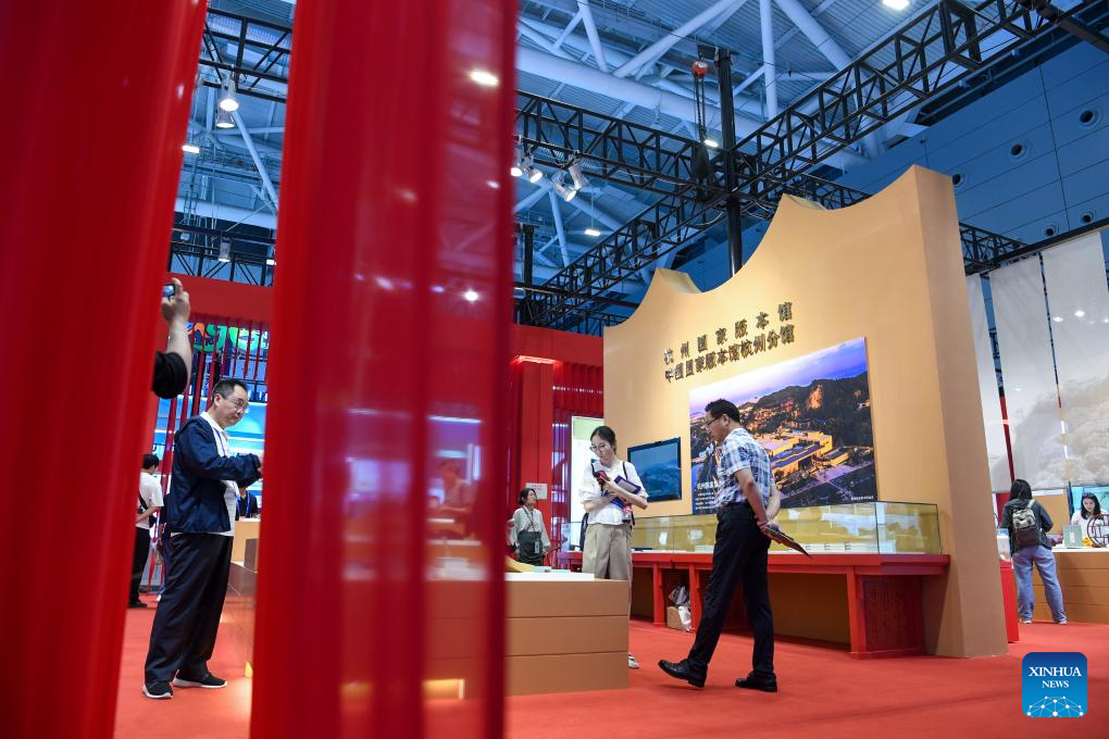 Int'l cultural industries fair opens in south China metropolis-2