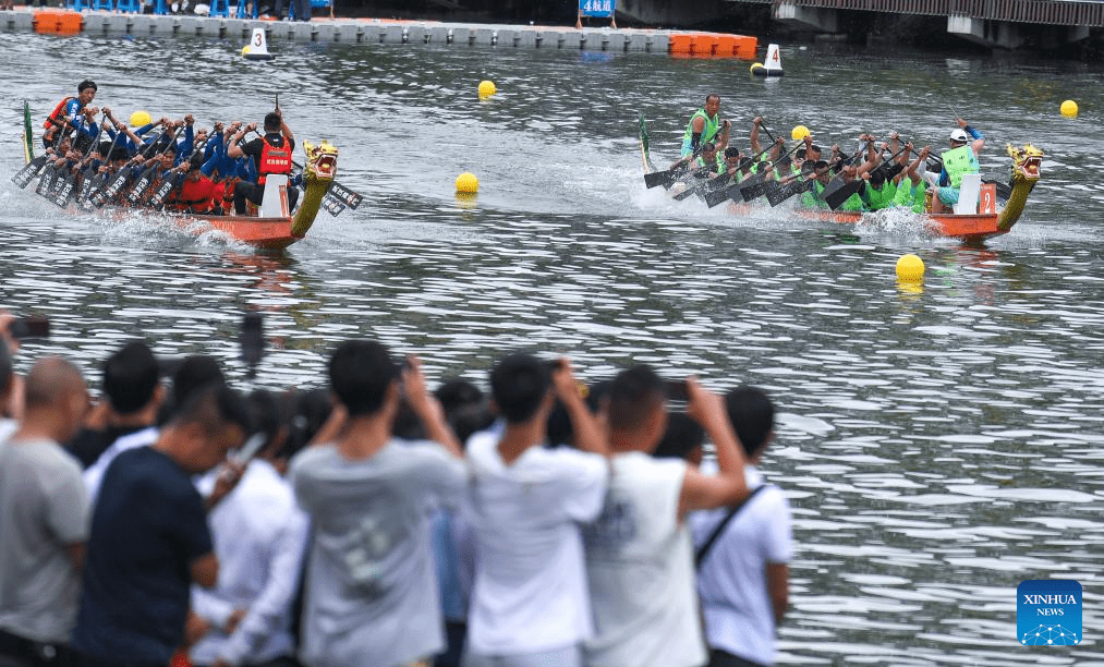 Dragon boat races held across China to mark Duanwu Festival-1