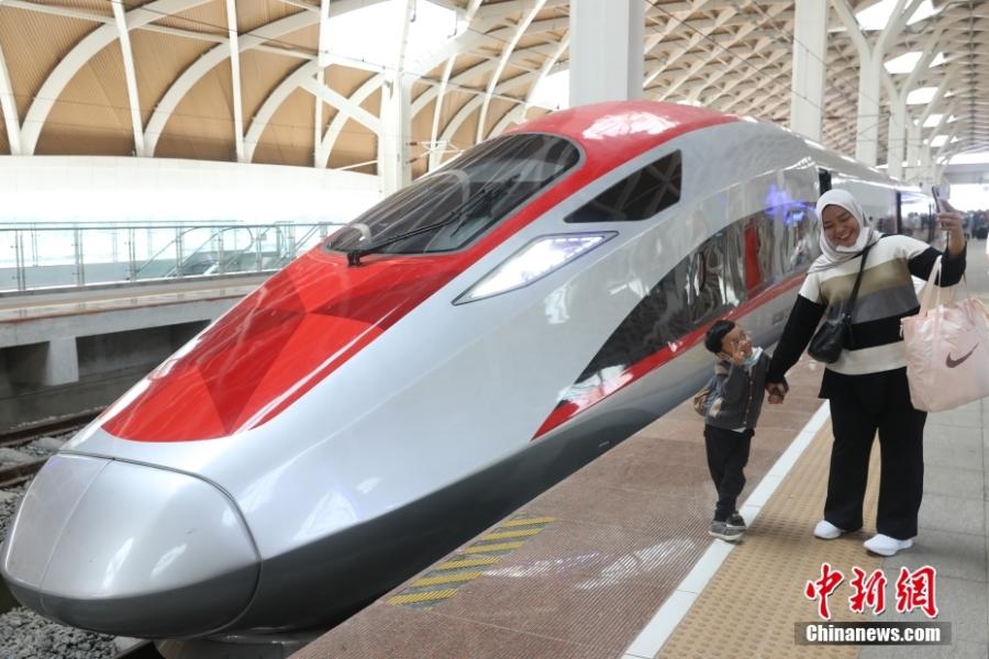 Jakarta-Bandung high-speed railway manages 1 million passengers-2