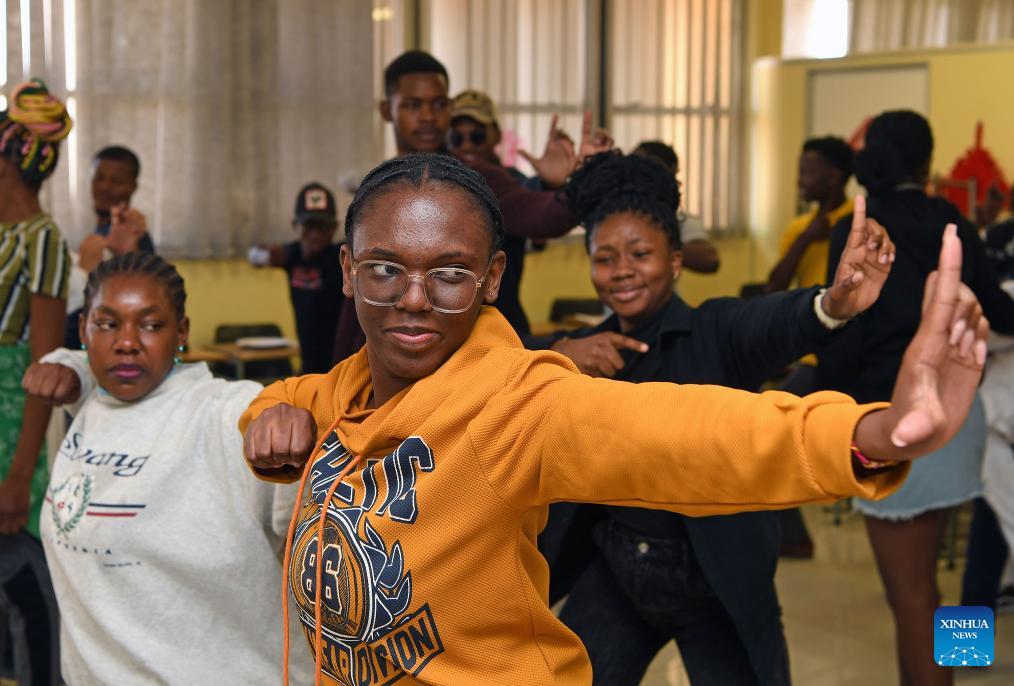 Chinese medical team imparts TCM knowledge to Namibian university students-1