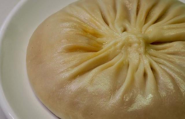 Jingjiang Crab Roe Soup Dumplings-1