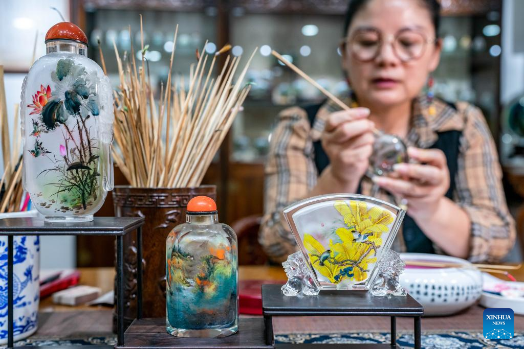 Pic story: interior of inside painting in Kunming, China's Yunnan-5