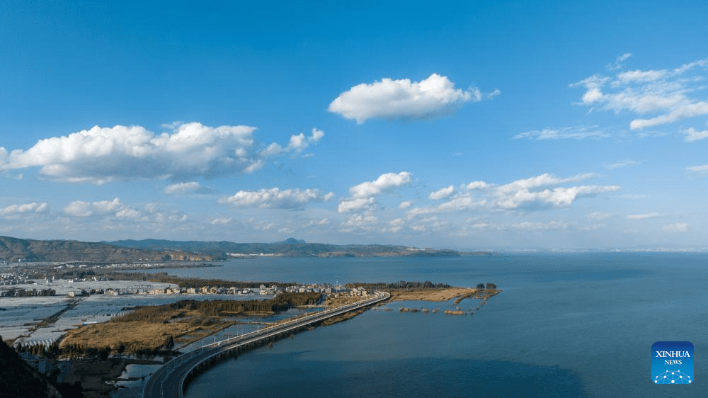 View of Dianchi Lake in Kunming, SW China's Yunnan-7