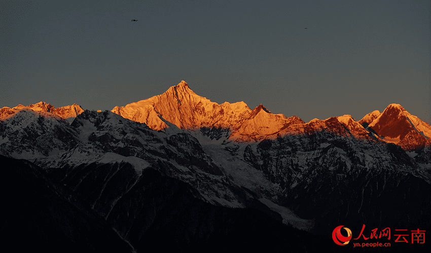 New Year's first sunlight illuminates mountains in SW China's Yunnan-3