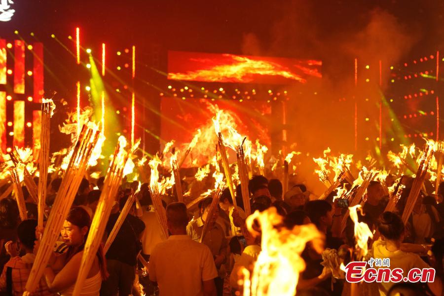 Torch festival celebrated in SW China-5