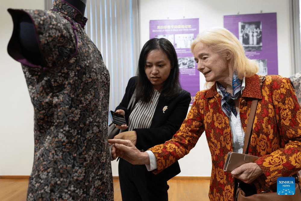 Shanghai-style Qipao collection on exhibition in Brussels-5