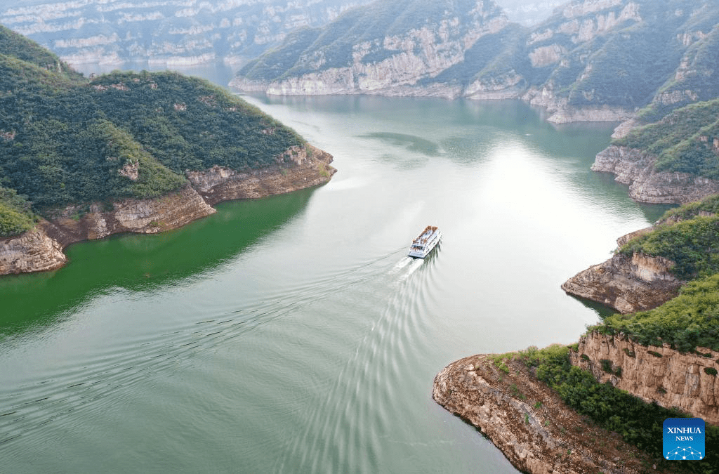 Scenery of canyon on Yellow River in Henan-10