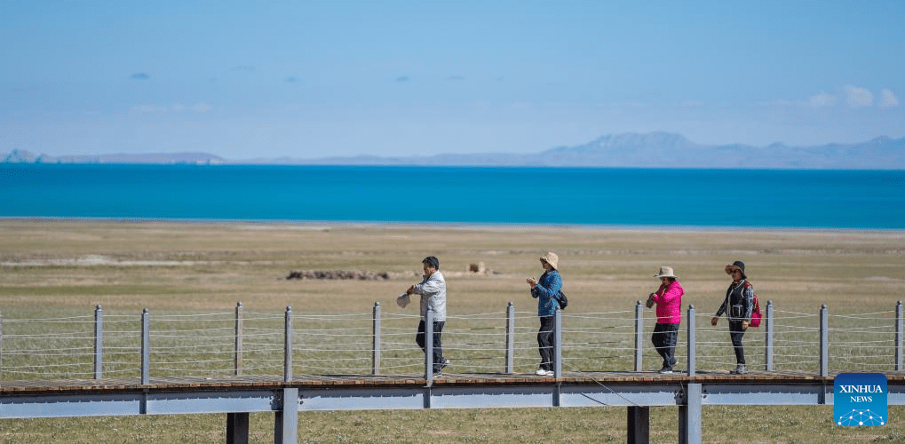 Scenery of Serling Tso Lake in SW China's Xizang-4