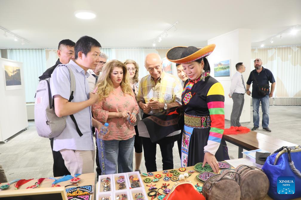 China's Qinghai Province welcomes tourists from Bulgaria-2