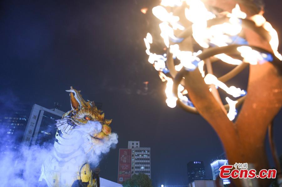 Giant dragon horse installation wows visitors in Zhejiang-5