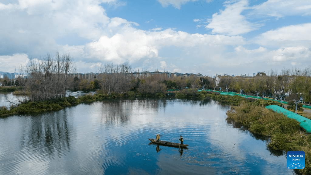 View of Dianchi Lake in Kunming, SW China's Yunnan-6