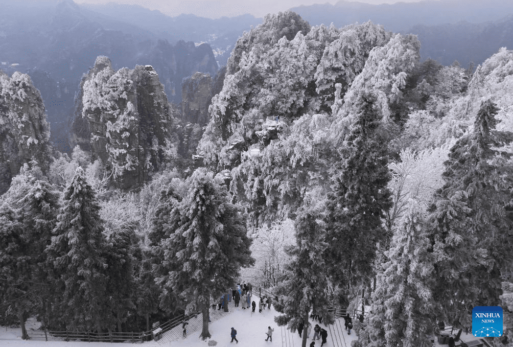 Snow scenery of Zhangjiajie National Forest Park in C China-1