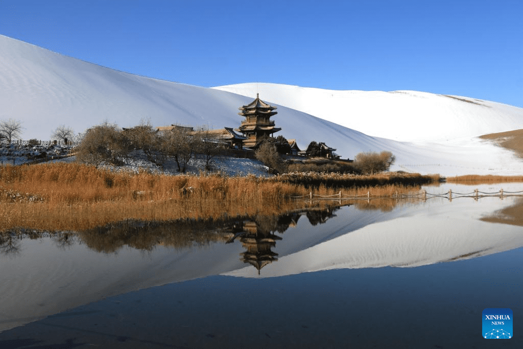 Snow scenery of Dunhuang in NW China-3