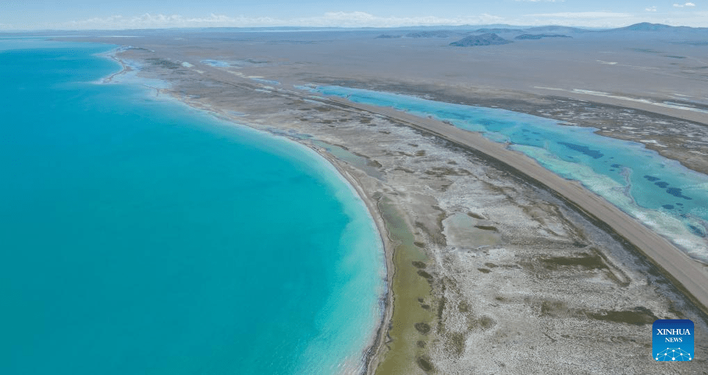 Scenery of Serling Tso Lake in SW China's Xizang-6