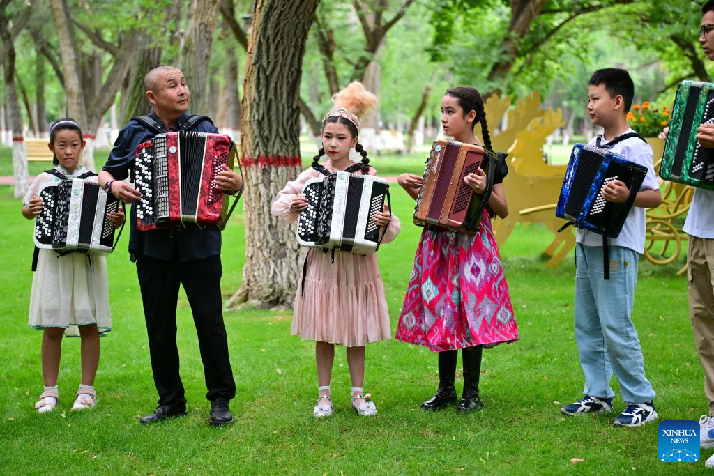 Tacheng City promotes accordion culture, tourism in NW China's Xinjiang-16