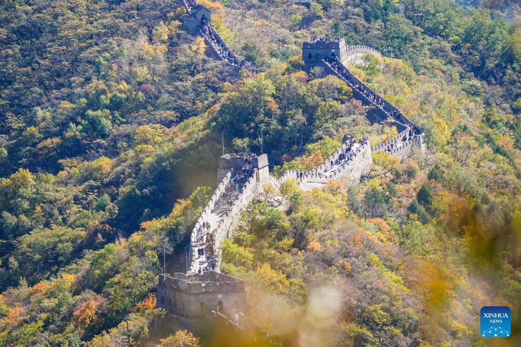 Autumn scenery of Mutianyu section of Great Wall in Beijing-13