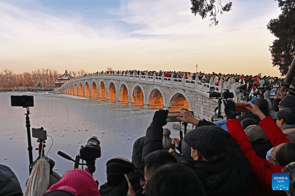 Winter scenery of Summer Palace in Beijing-5