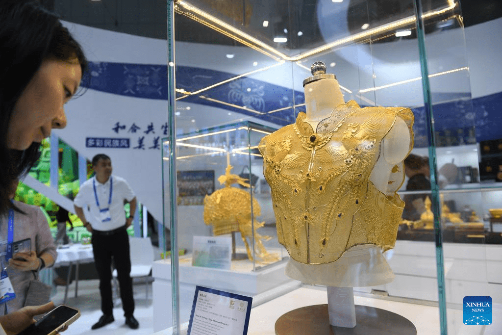 Int'l cultural industries fair opens in south China metropolis-11