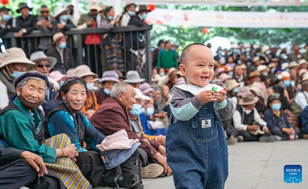 Folk artists stage Tibetan opera performance in Lhasa, SW China's Xizang-1