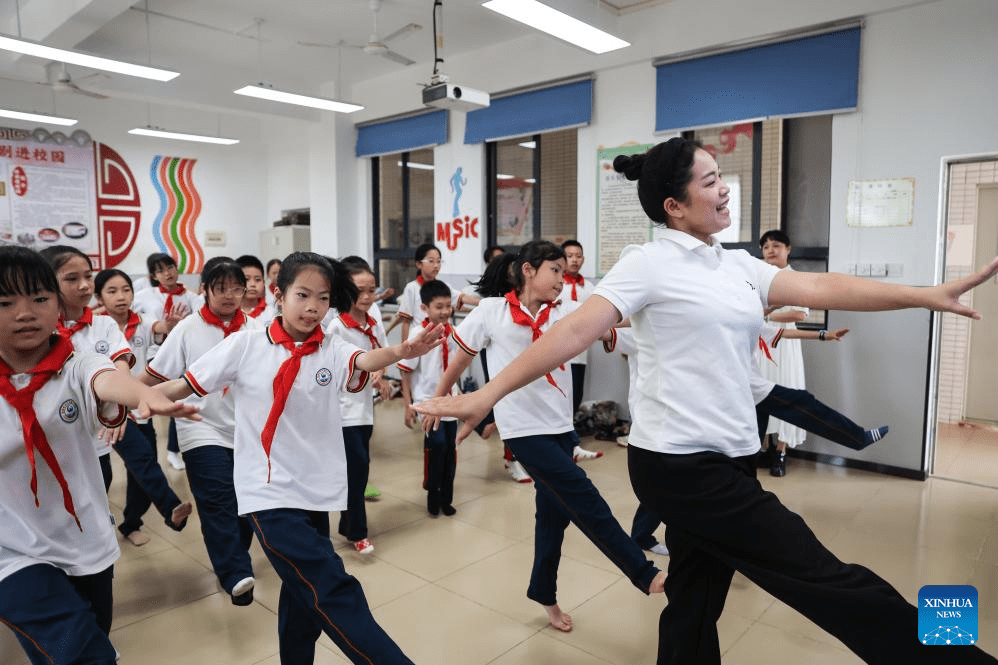 Activities held for students to inherit, develop Qiong Opera in China's Hainan-2