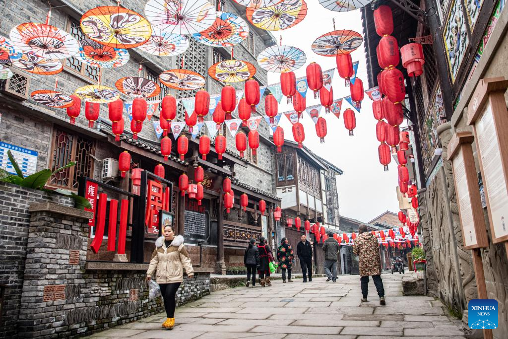 Decorations set up to celebrate upcoming Spring Festival in Yongxi ancient town, SW China-4