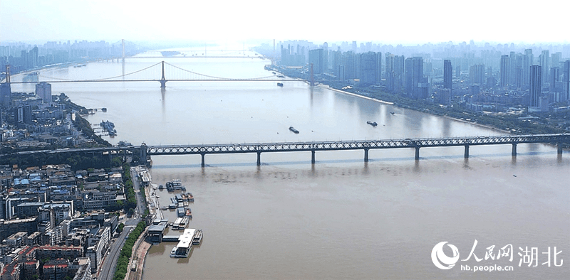 Discover beauty of Wuhan through bridges-2