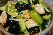 How to Make Stir-Fried Pork with Cucumber Slices-2