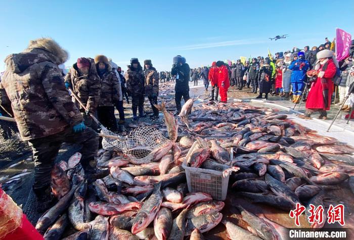 Winter fishing-themed festival kicks off in Jixi, NE China's Heilongjiang-4