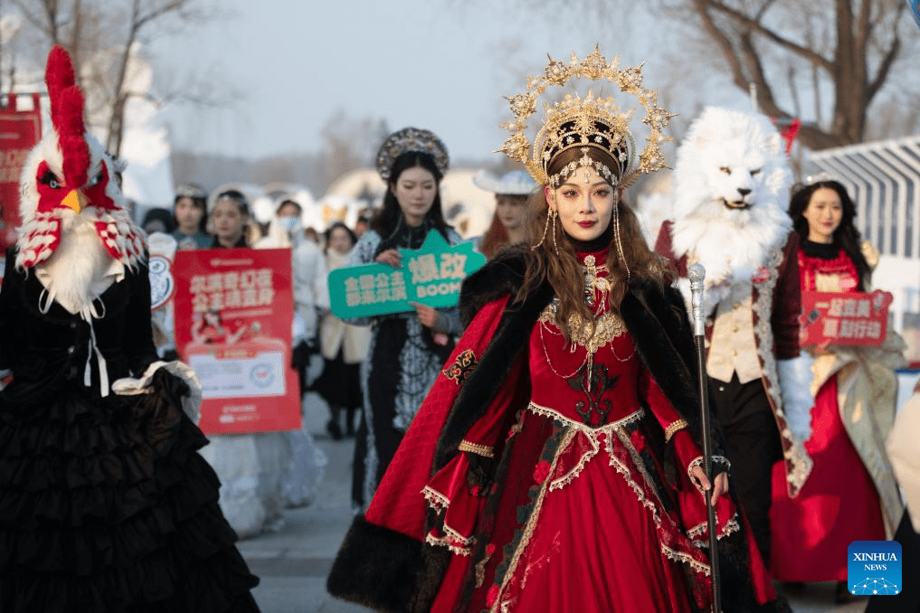 In pics: costume parade at Sun Island scenic spot in Harbin, NE China-2