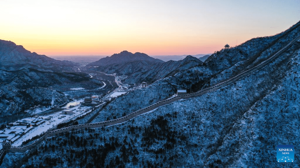 Snow scenery at Juyongguan section of Great Wall in Beijing-6