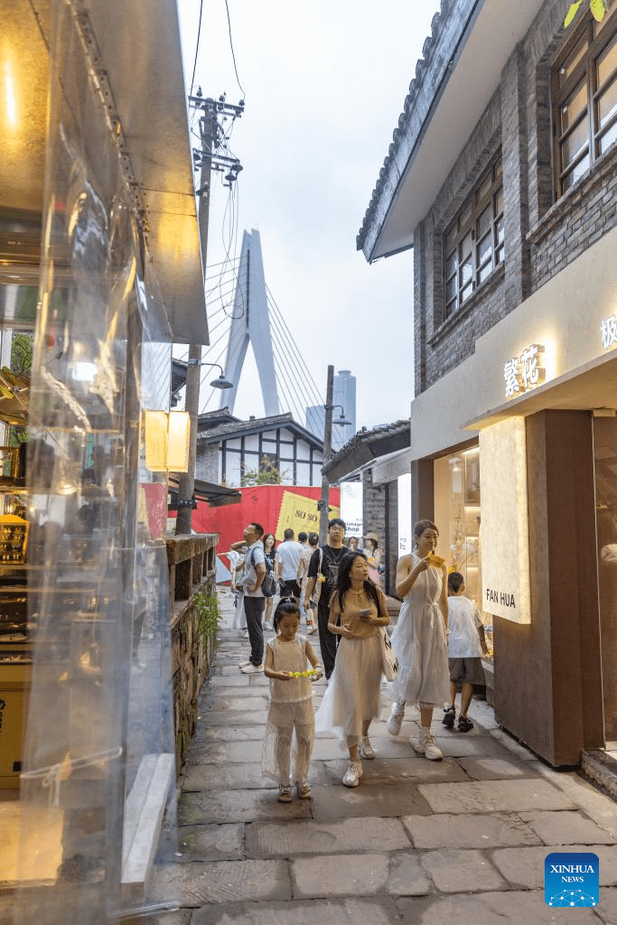 Urban renewal injects new vigor into old street in Chongqing-2