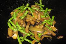 How to Make Dry-Fried Eggplant and Green Beans-4