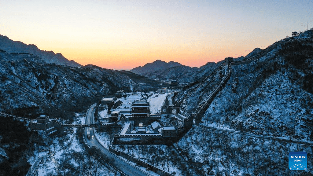 Snow scenery at Juyongguan section of Great Wall in Beijing-2