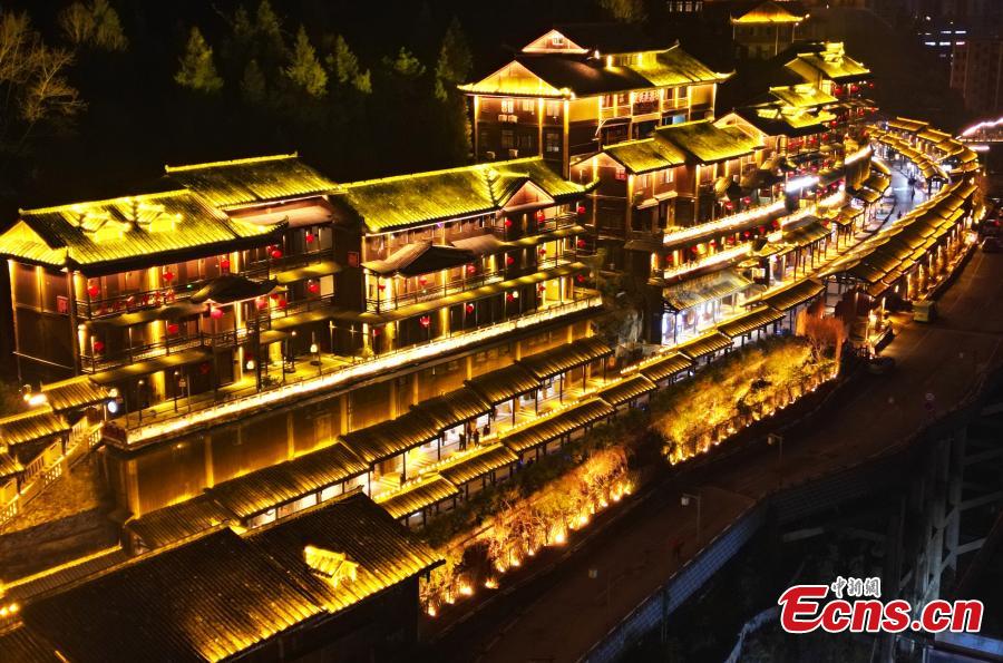 Youzhou ancient town lit up at night-3