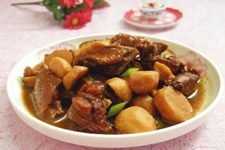 Cooking Braised Pork with Sedge Root-4