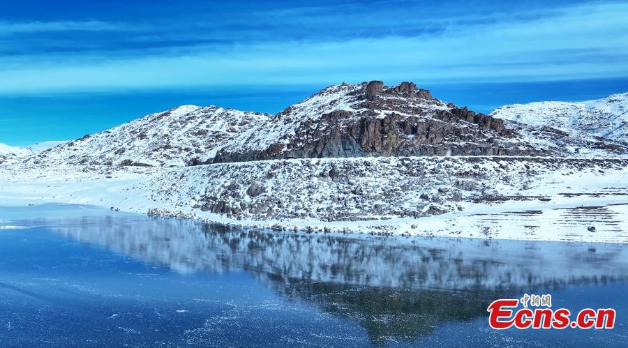 Winter scenery Daqinghe River in Xinjiang-1