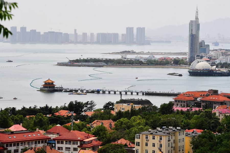 Tourism in Qingdao heats up in hot summer days-1