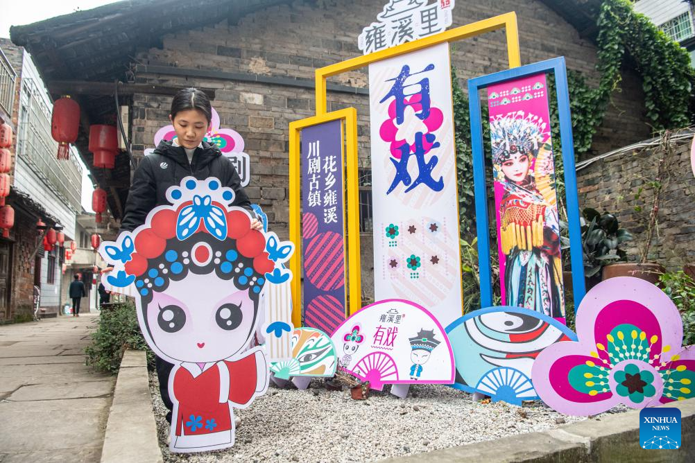 Decorations set up to celebrate upcoming Spring Festival in Yongxi ancient town, SW China-2