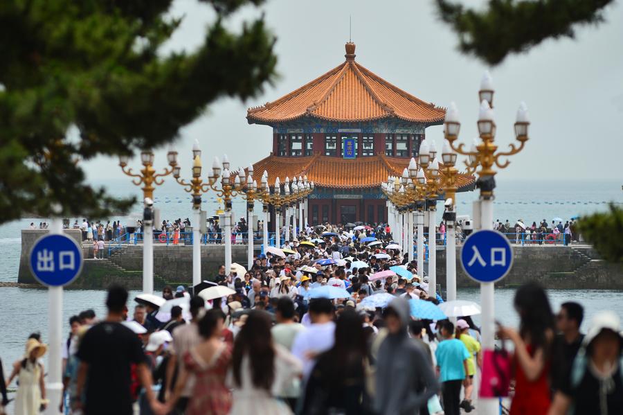 Tourism in Qingdao heats up in hot summer days-4