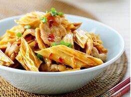 Stir-Fried Tofu Skin Rolls with Meat