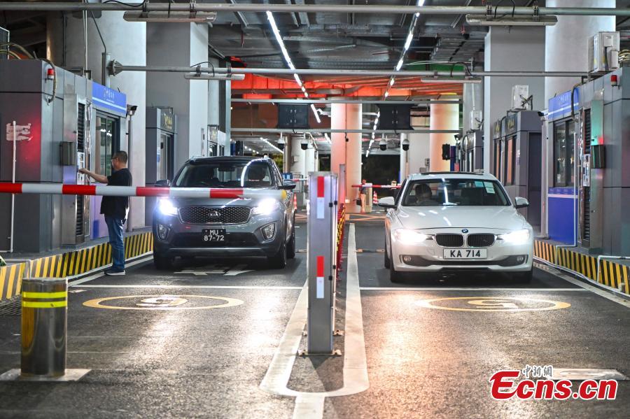 2 mln private vehicles pass through Hong Kong-Zhuhai-Macao Bridge-3